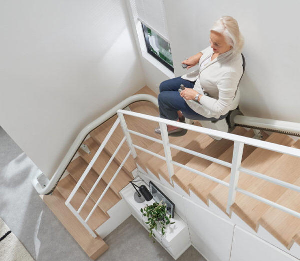 Los Angeles accessbdd flow x curved stairlift